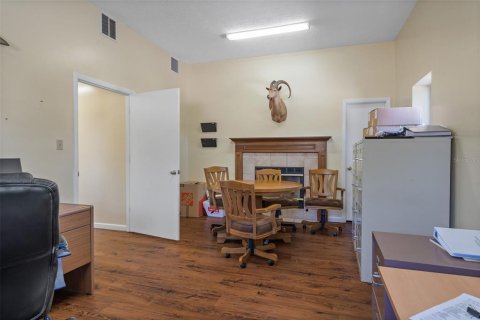 Immobilier commercial à louer à Homosassa, Floride: 1714.05 m2 № 2406789 - photo 9