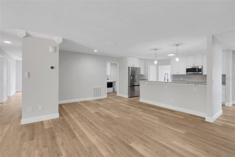 Купить виллу или дом в Гроувленд, Флорида 12 комнат, 238.76м2, № 2151853 - фото 10