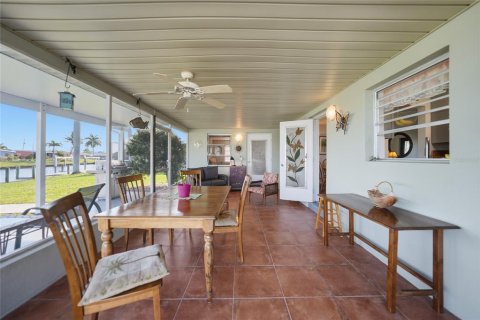 Villa ou maison à vendre à Port Charlotte, Floride: 3 chambres, 115.57 m2 № 2431608 - photo 25