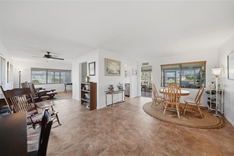 Villa ou maison à vendre à Port Charlotte, Floride: 3 chambres, 115.57 m2 № 2431608 - photo 3