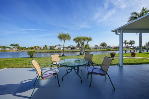 Villa ou maison à vendre à Port Charlotte, Floride: 3 chambres, 115.57 m2 № 2431608 - photo 28