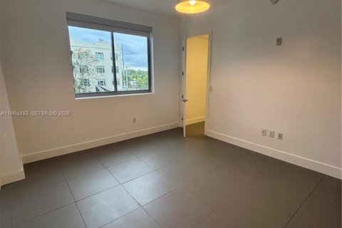 Condominio en alquiler en Miami, Florida, 2 dormitorios, 139.35 m2 № 2025936 - foto 12