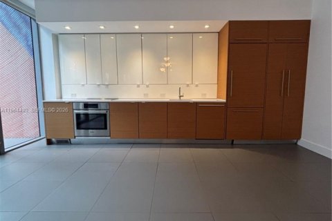 Condominio en alquiler en Miami, Florida, 2 dormitorios, 139.35 m2 № 2025936 - foto 11