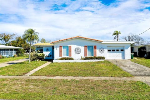 Casa en alquiler en North Port, Florida, 3 dormitorios, 135.82 m2 № 1883996 - foto 2