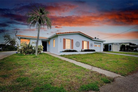Casa en alquiler en North Port, Florida, 3 dormitorios, 135.82 m2 № 1883996 - foto 3