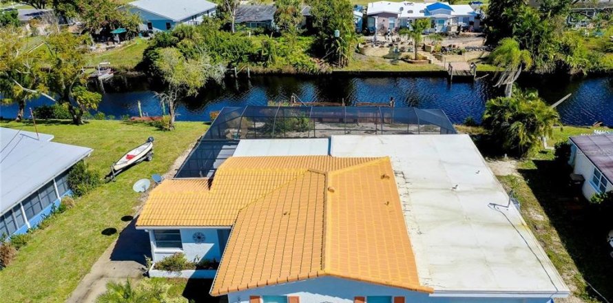 Casa en North Port, Florida 3 dormitorios, 135.82 m2 № 1883996