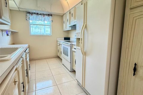 Condo in Delray Beach, Florida, 2 bedrooms  № 1806508 - photo 8