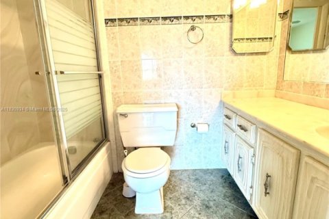 Condo in Delray Beach, Florida, 2 bedrooms  № 1806508 - photo 15