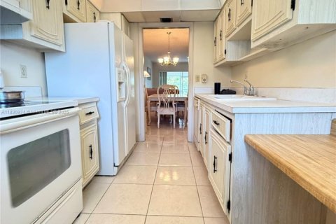 Condo in Delray Beach, Florida, 2 bedrooms  № 1806508 - photo 9