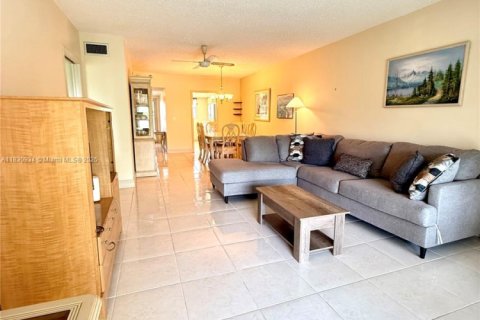 Condo in Delray Beach, Florida, 2 bedrooms  № 1806508 - photo 2