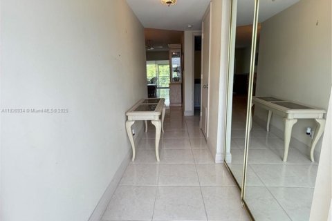 Condo in Delray Beach, Florida, 2 bedrooms  № 1806508 - photo 27