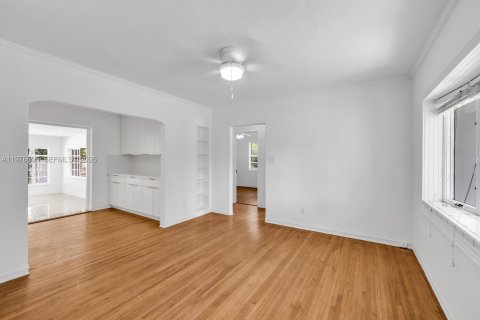 Casa en venta en Biscayne Park, Florida, 4 dormitorios, 197.32 m2 № 2049292 - foto 7