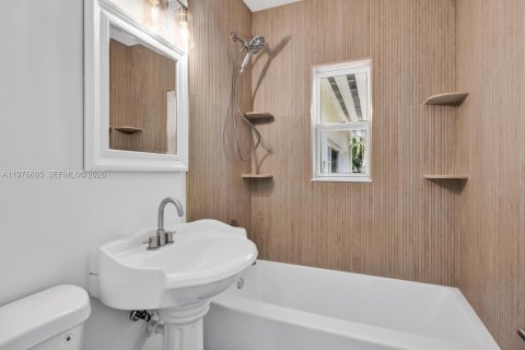 Casa en venta en Biscayne Park, Florida, 4 dormitorios, 197.32 m2 № 2049292 - foto 30