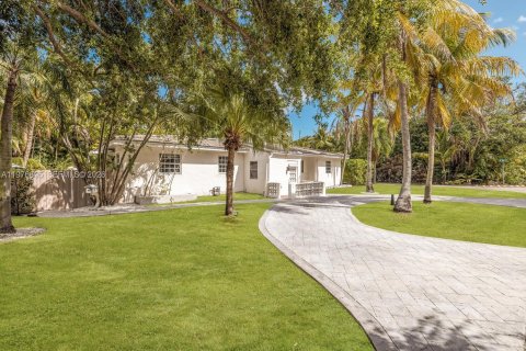 Casa en Biscayne Park, Florida 4 dormitorios, 197.32 m2 № 2049292