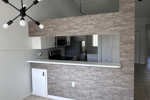 Copropriété à louer à West Palm Beach, Floride: 1 chambre, 78.97 m2 № 2074475 - photo 2