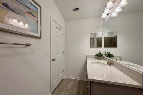 Townhouse in Sarasota, Florida 3 bedrooms, 177.44 sq.m. № 1781396 - photo 23