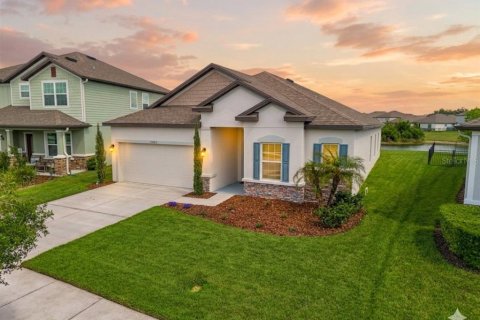 House in San Antonio, Florida 4 bedrooms, 185.62 sq.m. № 2215045
