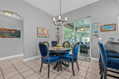 Casa en venta en Zephyrhills, Florida, 4 dormitorios, 256.41 m2 № 1805599 - foto 11