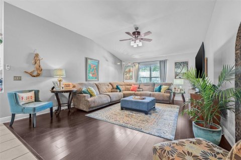 Casa en venta en Zephyrhills, Florida, 4 dormitorios, 256.41 m2 № 1805599 - foto 6