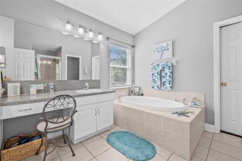 Casa en venta en Zephyrhills, Florida, 4 dormitorios, 256.41 m2 № 1805599 - foto 13