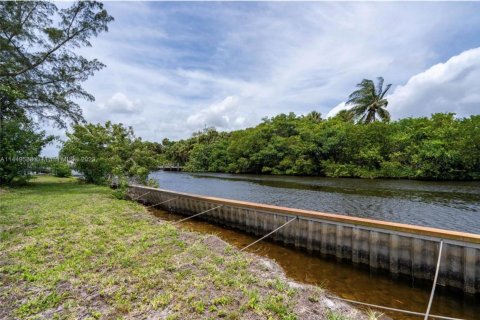 Land in Dania Beach, Florida № 1710356 - photo 11