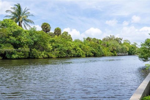 Land in Dania Beach, Florida № 1710356 - photo 14