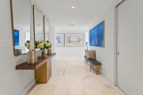 Condominio en venta en Miami, Florida, 4 dormitorios, 352.66 m2 № 1864386 - foto 27