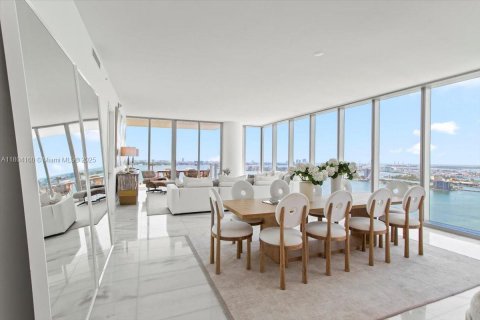 Condominio en venta en Miami, Florida, 4 dormitorios, 352.66 m2 № 1864386 - foto 7