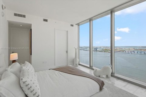 Condominio en venta en Miami, Florida, 4 dormitorios, 352.66 m2 № 1864386 - foto 22