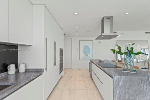 Condominio en venta en Miami, Florida, 4 dormitorios, 352.66 m2 № 1864386 - foto 11