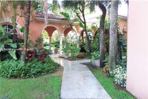 Купить кондоминиум в Дорал, Флорида 2 спальни, 65.96м2, № 1982452 - фото 3