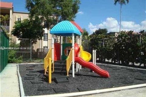 Купить кондоминиум в Дорал, Флорида 2 спальни, 65.96м2, № 1982452 - фото 15