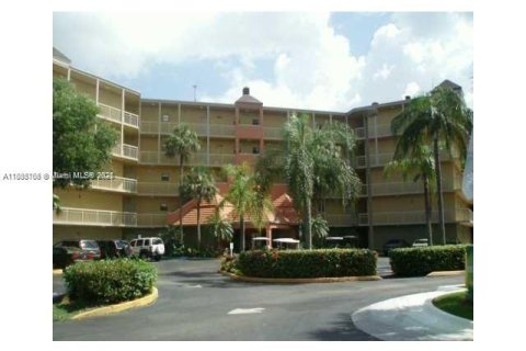 Купить кондоминиум в Дорал, Флорида 2 спальни, 65.96м2, № 1982452 - фото 4