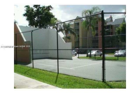 Купить кондоминиум в Дорал, Флорида 2 спальни, 65.96м2, № 1982452 - фото 16