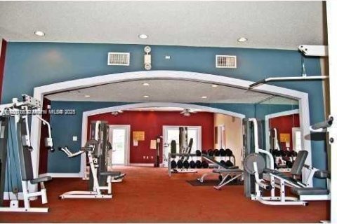 Купить кондоминиум в Дорал, Флорида 2 спальни, 65.96м2, № 1982452 - фото 12