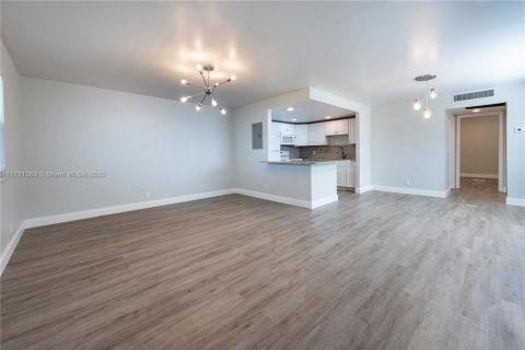 Condominio en venta en Delray Beach, Florida, 1 dormitorio, 66.89 m2 № 1865676 - foto 6
