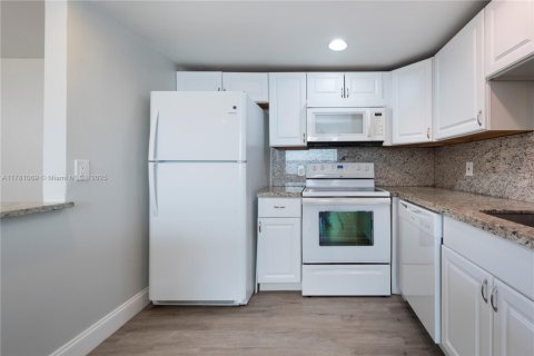 Condominio en venta en Delray Beach, Florida, 1 dormitorio, 66.89 m2 № 1865676 - foto 10
