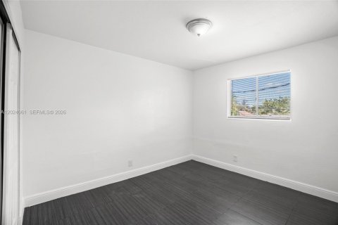 House in Dania Beach, Florida 2 bedrooms, 1149.57 sq.m. № 2240706 - photo 8