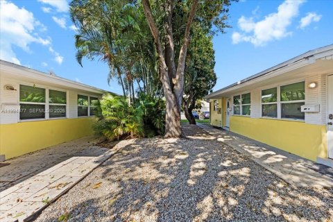 House in Fort Lauderdale, Florida 2 bedrooms, 127.83 sq.m. № 2055931 - photo 4