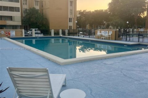 Copropriété à louer à Miami, Floride: 3 chambres, 154.22 m2 № 1993588 - photo 27