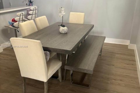 Condominio en alquiler en Miami, Florida, 3 dormitorios, 154.22 m2 № 1993588 - foto 5