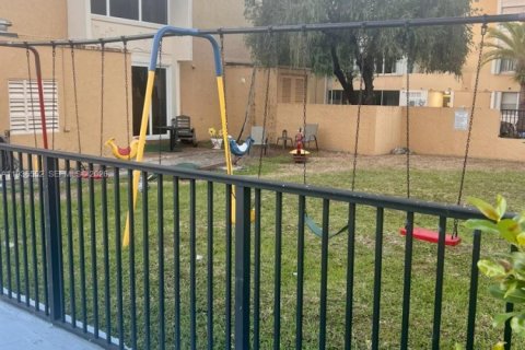 Copropriété à louer à Miami, Floride: 3 chambres, 154.22 m2 № 1993588 - photo 26