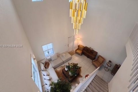 Снять в аренду виллу или дом в Майами, Флорида 4 спальни, 240.71м2, № 2353580 - фото 22