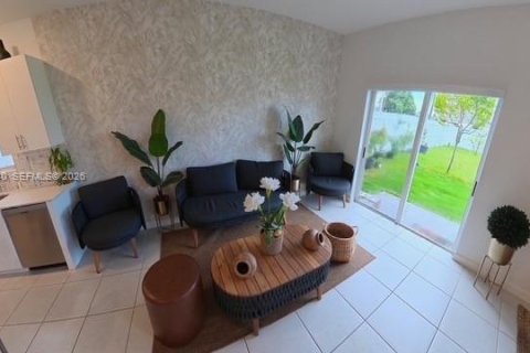 Снять в аренду виллу или дом в Майами, Флорида 4 спальни, 240.71м2, № 2353580 - фото 14