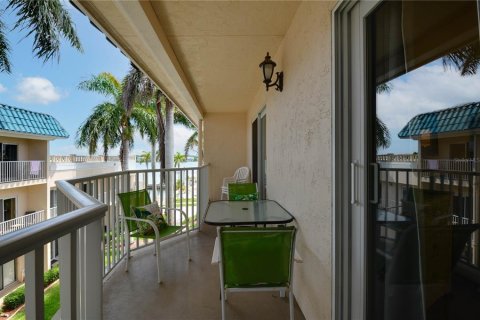Condo in Sarasota, Florida, 2 bedrooms  № 2216599 - photo 21
