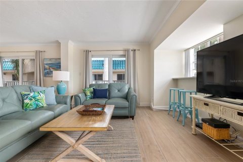 Condo in Sarasota, Florida, 2 bedrooms  № 2216599 - photo 5