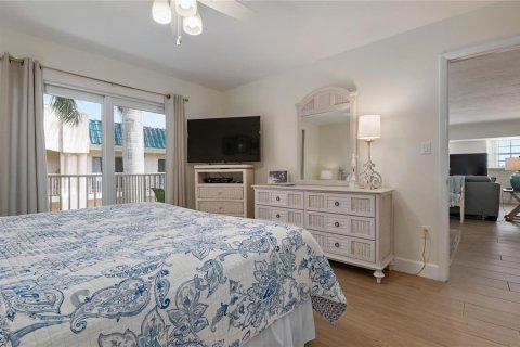 Condo in Sarasota, Florida, 2 bedrooms  № 2216599 - photo 15
