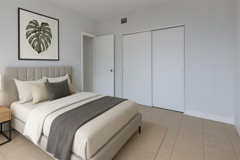 Condo in Miami, Florida, 1 bedroom  № 1975899 - photo 10