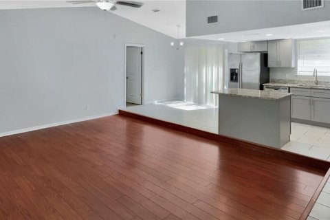 Casa en alquiler en Oviedo, Florida, 3 dormitorios, 122.26 m2 № 1917916 - foto 6