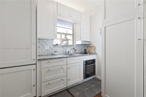 Купить кондоминиум в Майами, Флорида 2 спальни, 66.43м2, № 1933278 - фото 15